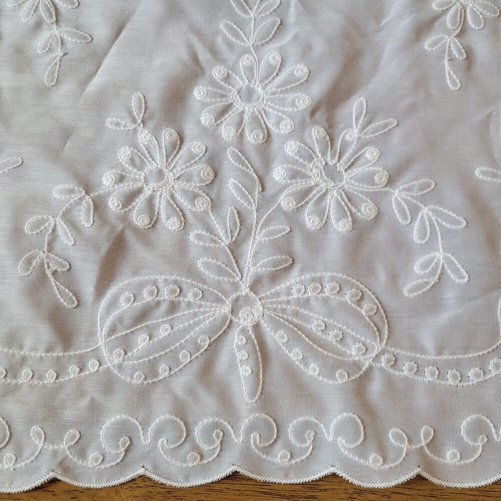 VTG Madeira Embroidered 66x104 Banquet Tablecloth 12 Placemats Table Runner set